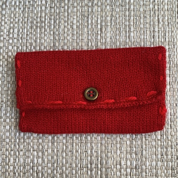 Elephant with Bird Mini Snowglobe & Red Knit Pouch - Picture 6 of 7